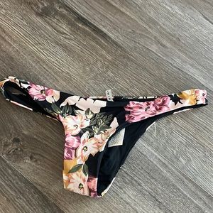 Cheeky bikini bottom